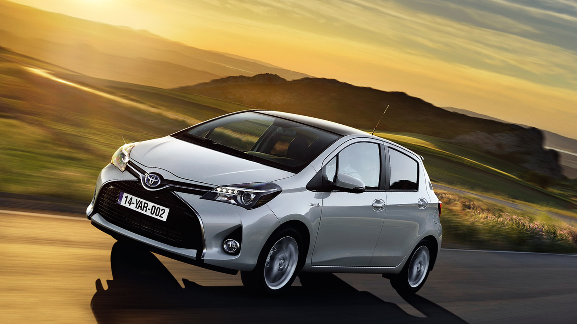 Toyota Yaris Hybrid 2012 С…СЌС‚С‡Р±РµРє