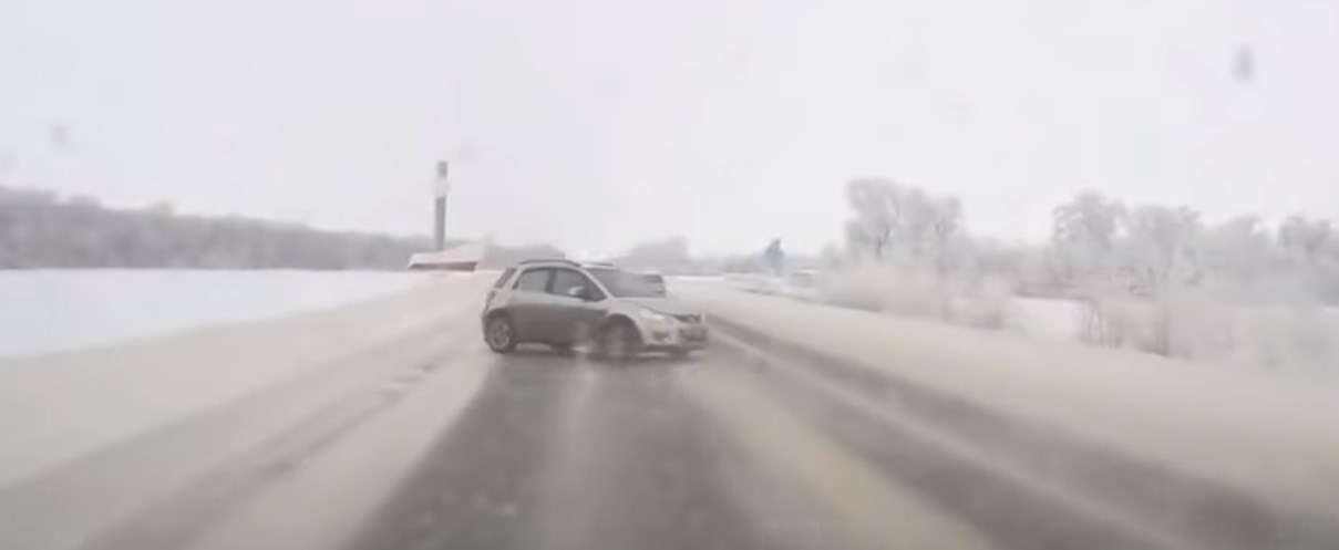 Сплошная под снегом