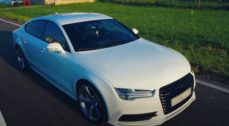 Автомобиль Ауди